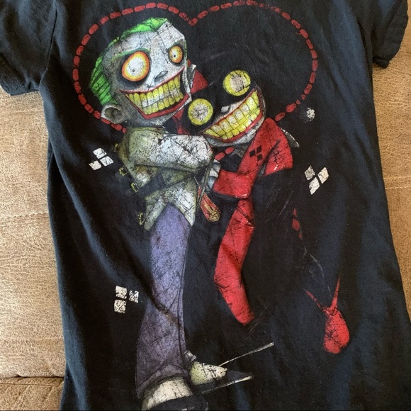 DC Comics Joker/Harleyquinn Shirt - Picture 2 of 2
